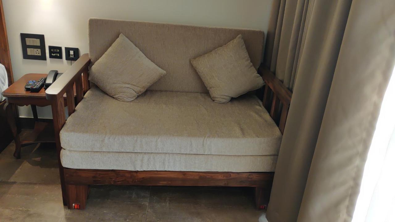Altrude By The Sea Hotel Candolim Exterior photo